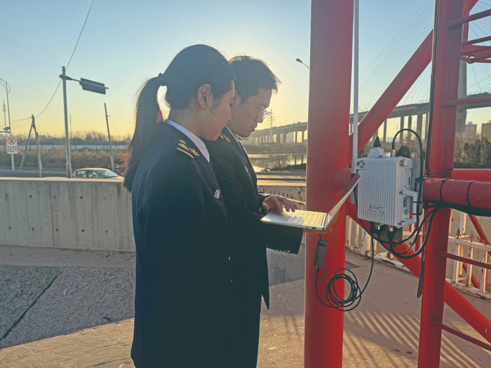 开展单收AIS基站建设。