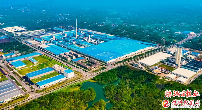 ▲航拍东富工业园，醴陵醴陵玻璃产业园是其“园中园”。张斌 摄