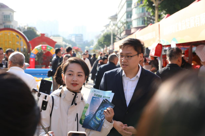 主播和兴业银行金融特派员倪永泉聊金融服务