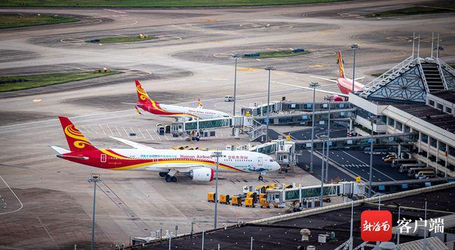 资料图：美兰机场停机坪停放的飞机。记者 刘洋 摄