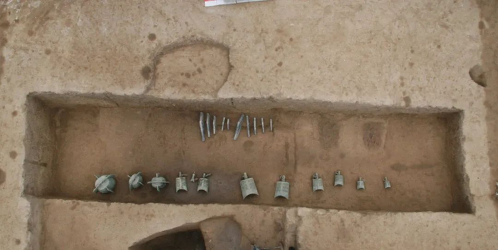 ↑大堡子山祭祀乐器坑。