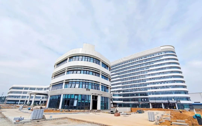 麻章区人民医院正在建设。姚瑶 摄