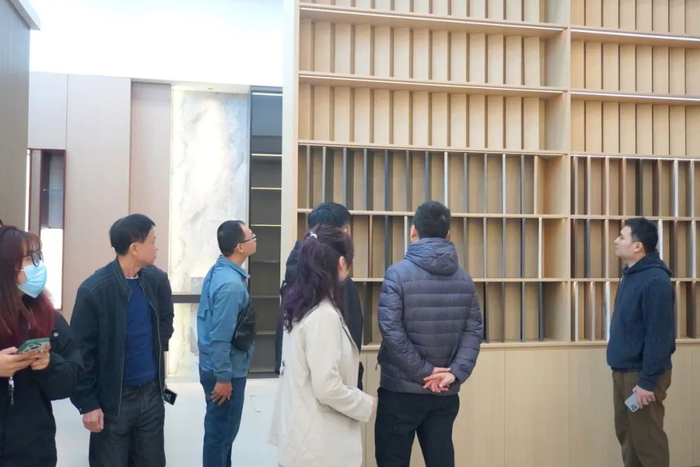 媒体参观展厅。姚瑶 摄