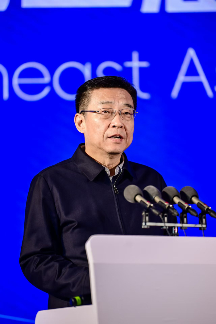 图为沈阳市人民政府市长吕志成致辞