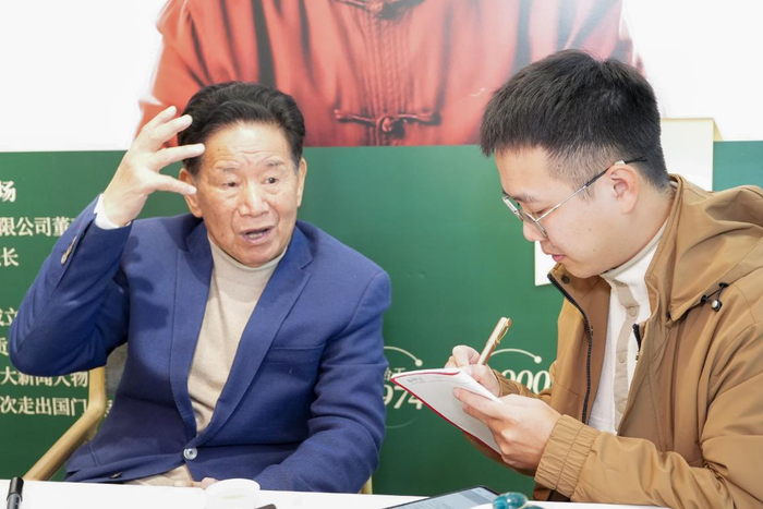 聊至兴起的赵章光