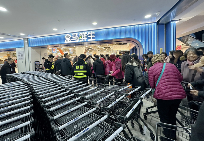 （其他城市的大号购物车在东营成小号）