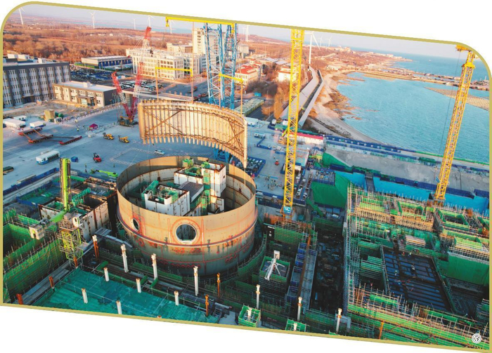 ⑤  徐大堡核电站1号机组CA03模块吊装就位。    本报特约记者  田  嘉  摄