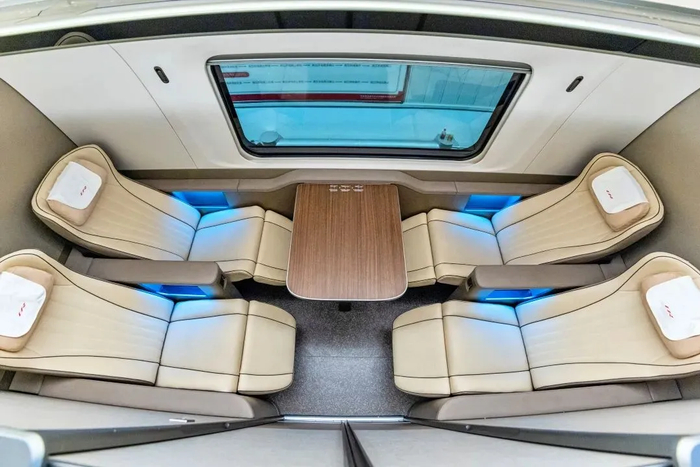 ▲ CR450AF 四人包间