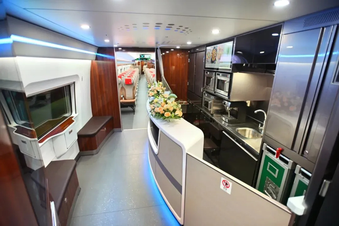 ▲ CR450BF 餐吧区