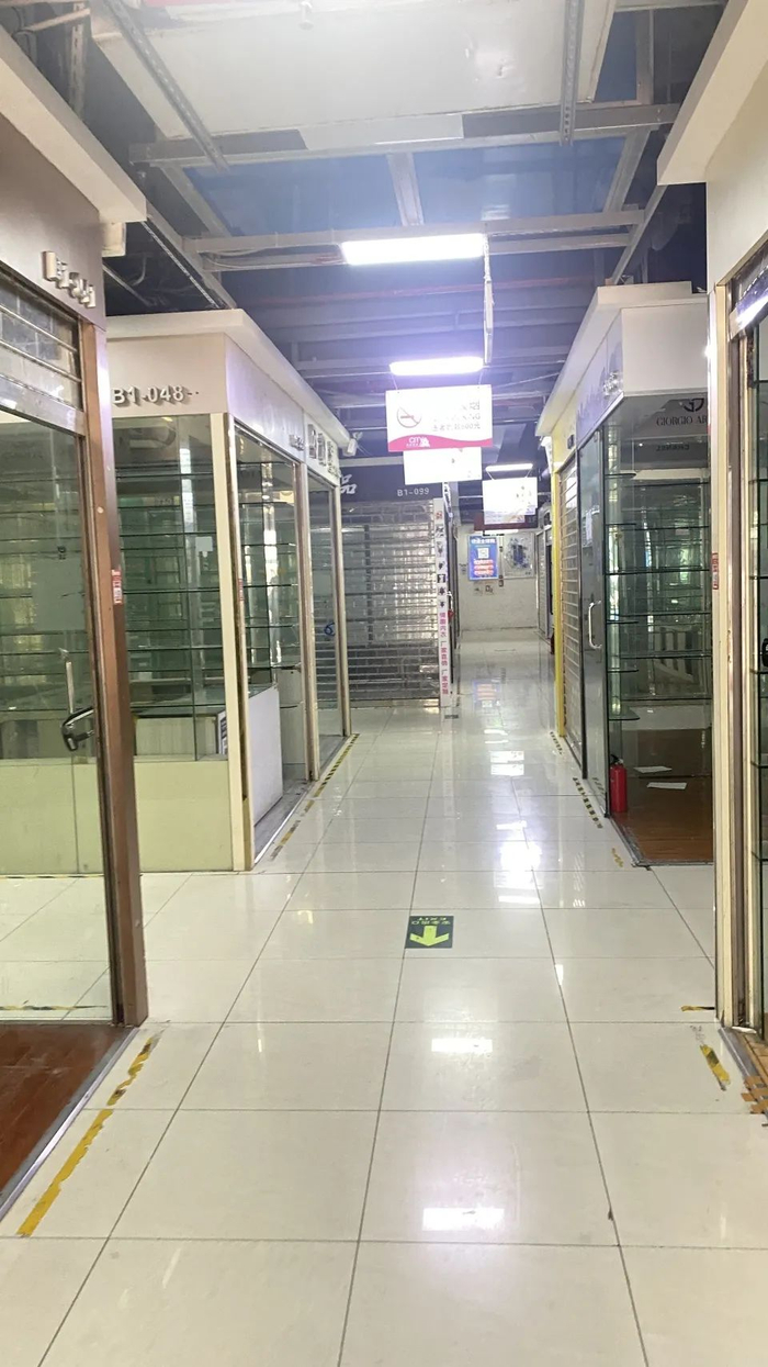 明通化妆品市场等待改造升级 时代周报 李杭摄
