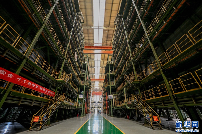 这是2024年10月12日拍摄的包钢稀土钢冷轧板材厂连退生产线。新华社记者 连振 摄