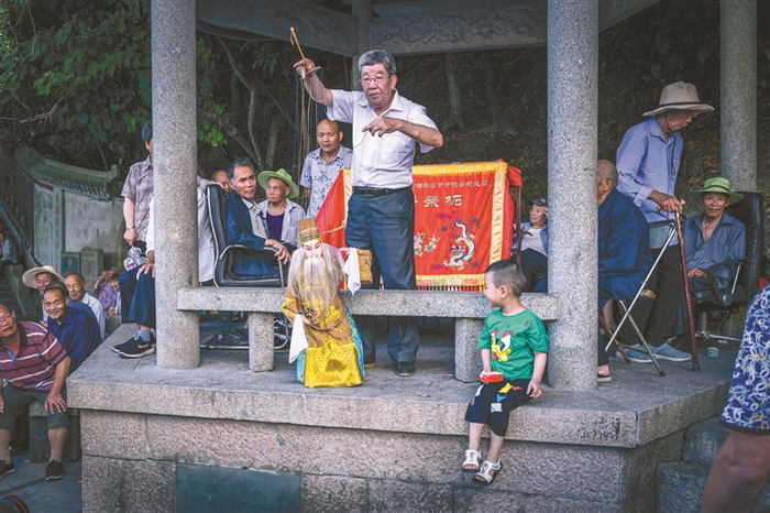 提线木偶。刘良平 摄