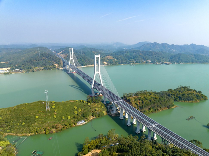     上横高速一期工程建成通车。 本报记者 黄维业 摄