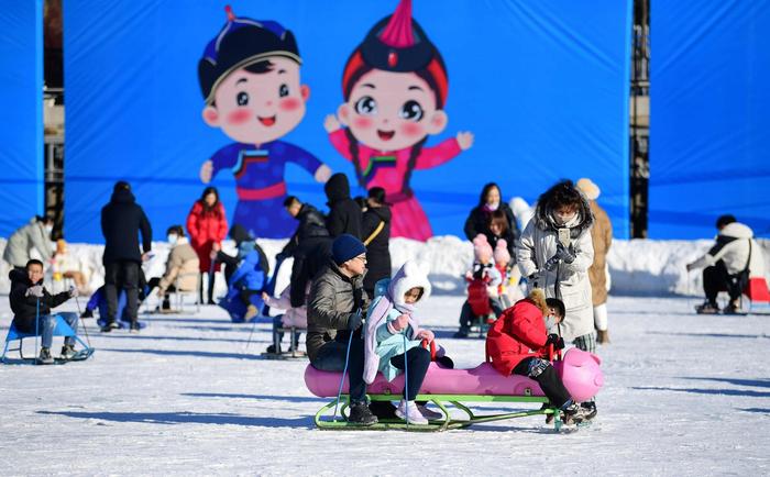 　　“十四冬”点燃全民冰雪热情。草原云记者 王磊 摄