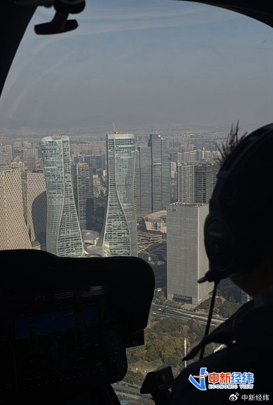 低空俯瞰杭州世纪中心 中新经纬张嘉怡摄