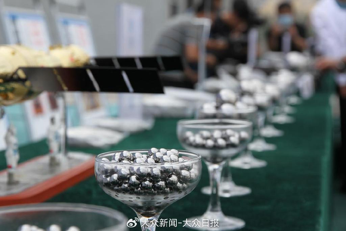山东东阿钢球集团有限公司生产的专业钢球。