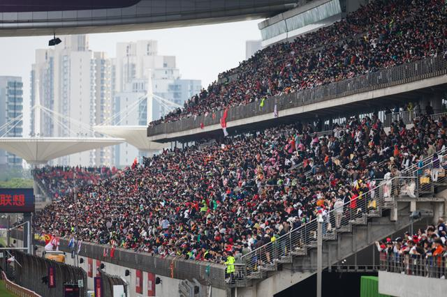 2024年4月19日至21日，全球瞩目的世界一级方程式锦标赛（F1）重返上海。 海沙尔 摄