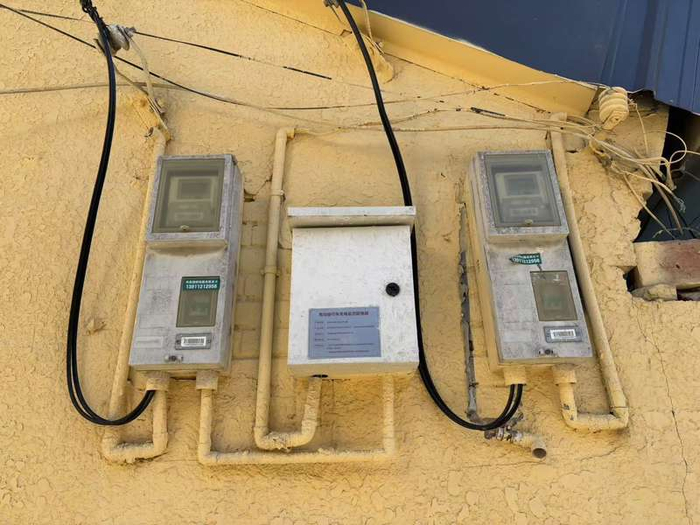 怀柔区潘家园村，搭载“电流指纹”技术的电动自行车充电监测配电箱。新京报记者 赵利新 摄