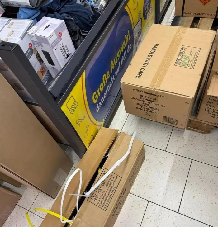 德国超市内的浏阳烟花（图源：网友）