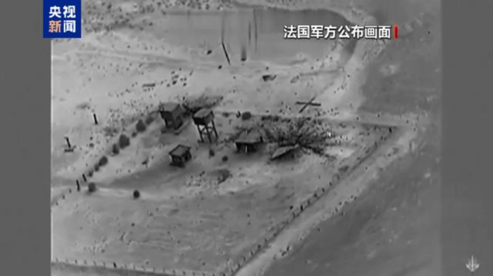 法军空袭叙利亚画面 图：央视新闻