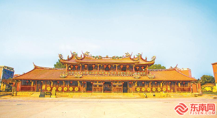 由皇帝赐建的五门三进二层阁楼宫殿式庙宇——白礁慈济宫