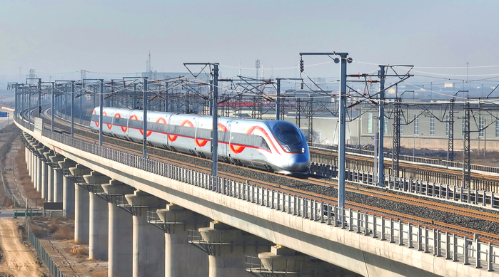 复兴号列车行驶在集大原高铁线路上