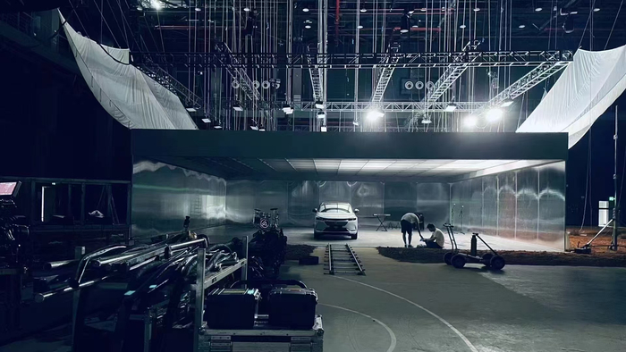 剧组在厦门影视拍摄基地内取景拍摄。（资料图片）