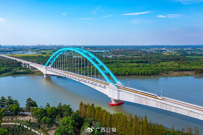 △ 沪苏湖高铁（上海经苏州至湖州），已于2024年12月26日开通。