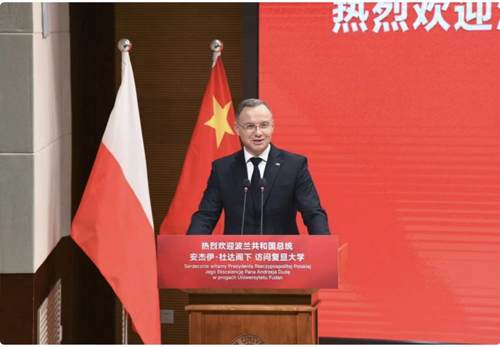 图为去年波兰总统杜达在上海发表演讲。本报记者张驰摄