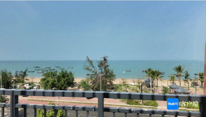 民宿窗外的海景。记者 郑光平 摄