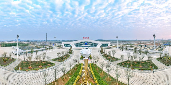 高铁横州站站前广场。陈国海摄