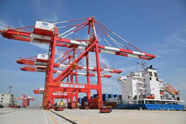 上海港罗泾港区集装箱码头改造一期工程 来源：市重大办