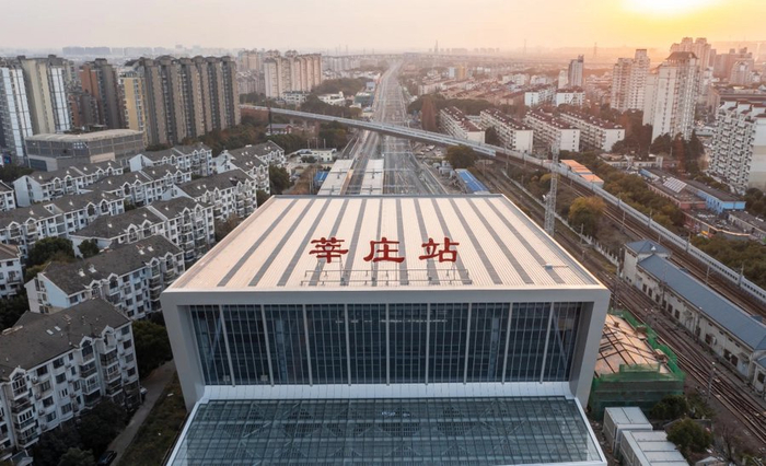1月5日，莘庄站启用。