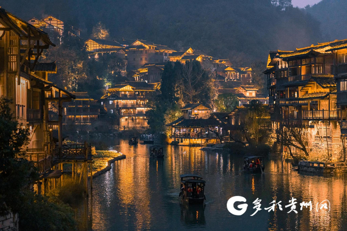 乌江寨的璀璨夜景