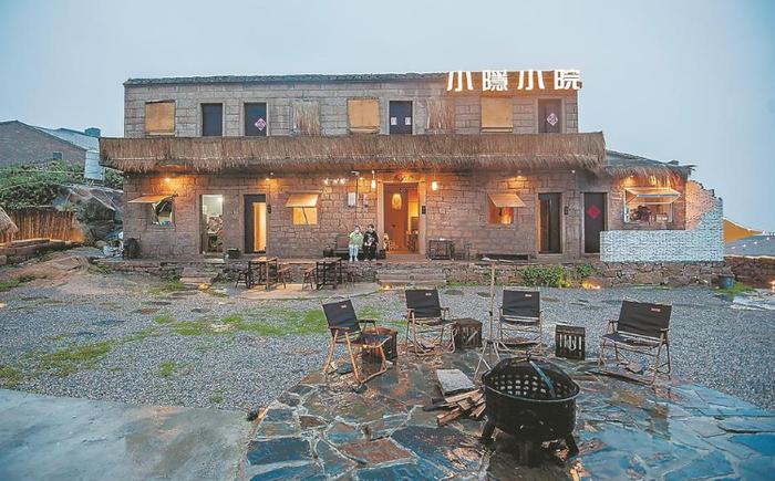 “小隐小院”海景餐厅。福建日报通讯员 林君斌 摄