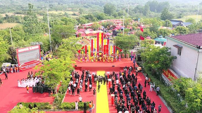 在蚌埠涂山风景区举行的大禹文化周活动启动仪式暨第三届民祭大禹典礼