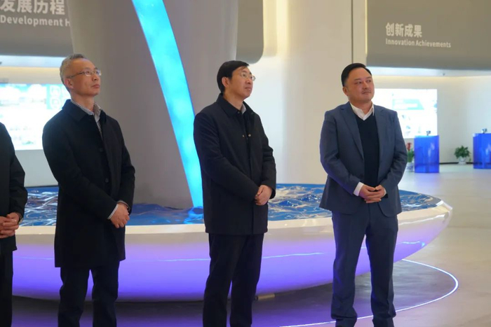 1月8日,江西省水投集团总经理王志坚一行莅临三川智慧考察交流,三川