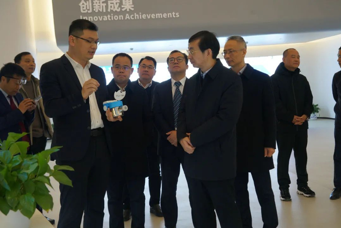江西省水投集团领导一行莅临三川智慧考察交流