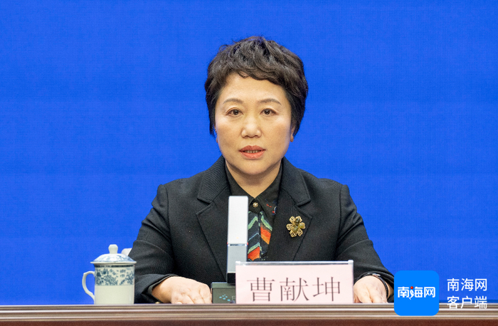 海南省人大常委会党组成员、机关党组书记曹献坤。记者 李昊 摄