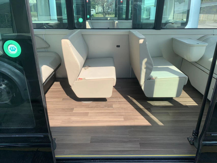 文远知行自动驾驶小巴内饰一览