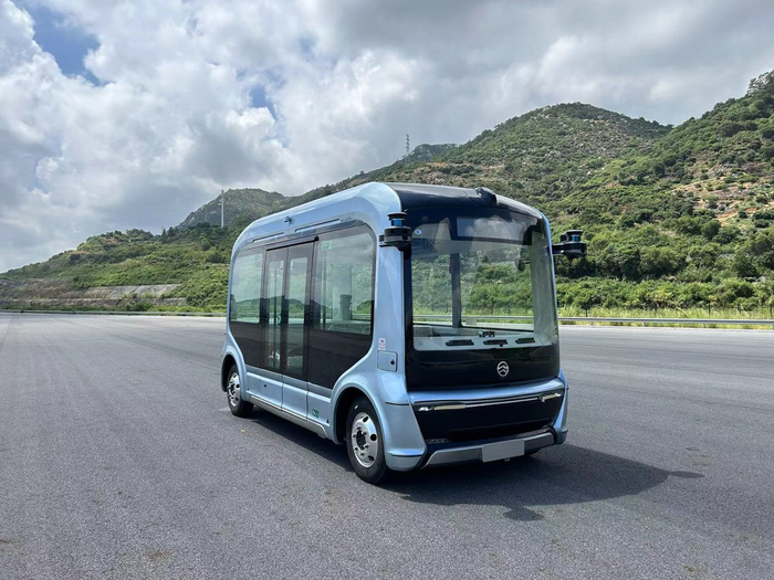 文远知行自动驾驶小巴将在苏黎世机场提供接驳服务