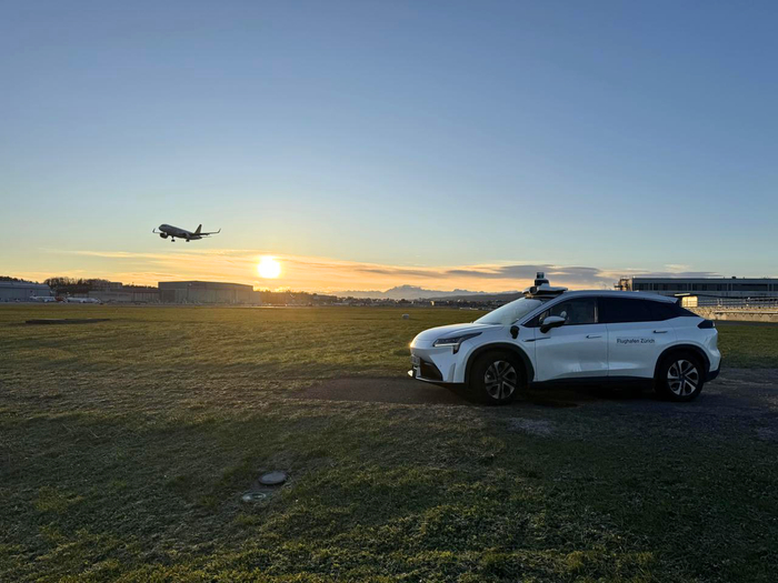 2024 年 12 月，文远知行自动驾驶出租车在苏黎世机场进行地图采集