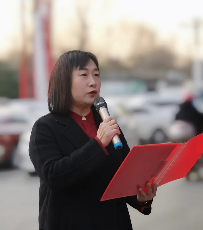 南阳市三中伏牛路校区党总支书记王岭致辞