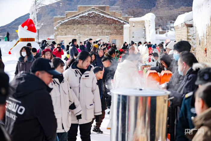 大发老街弥漫着浓浓烟火气（央广网发  赵佳瑶  摄）