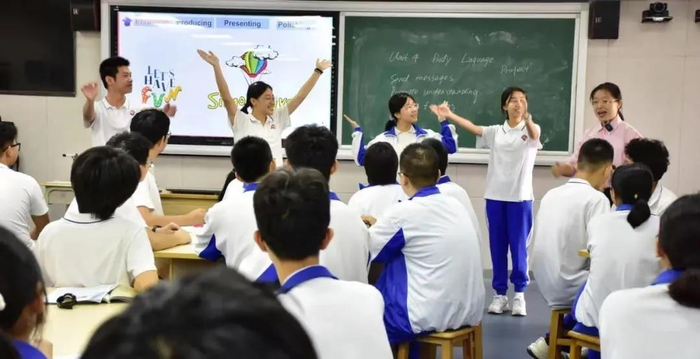  学生们正在上英语课。图源湛江第一中学公众号