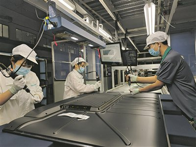 ▲贵阳海信电子有限公司生产车间。