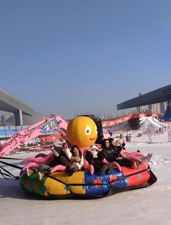 雪上动力飞轮。 王文郁/摄 