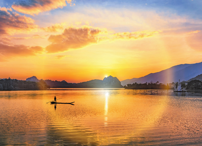 △ 七星岩卧佛含丹奇观。伍尚慧 摄