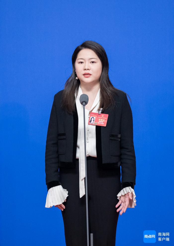 海南省海外留学归国人员协会副会长兼秘书长钟碧芸。记者 李昊 摄