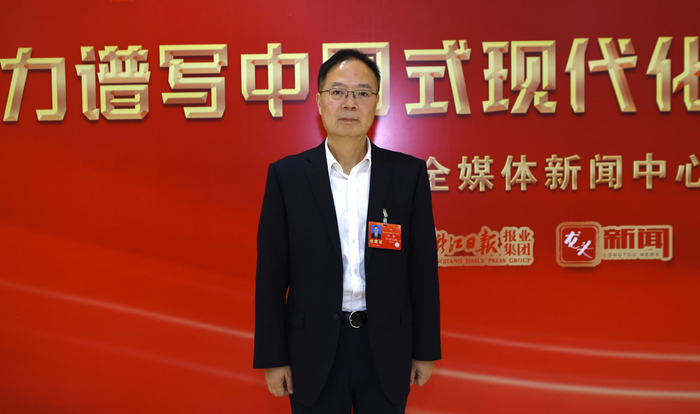 省人大代表叶震